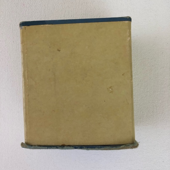 Antique Cold Cream Box - Picture 2 of 4